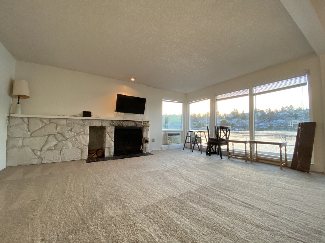 Living Room with fireplace - 5701 Seaview Ave NW