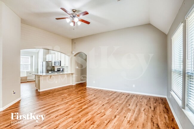Building Photo - 4810 Bay Vista Dr