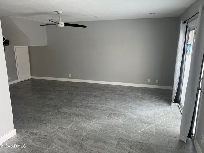 Building Photo - 5264 S Monaco Dr