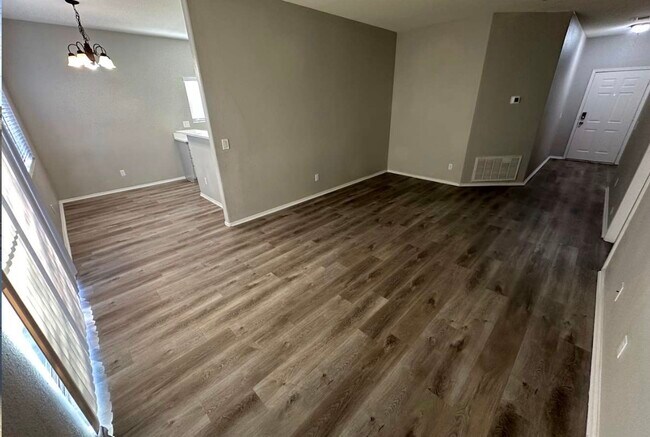 Foto del edificio - 833 E Minton St