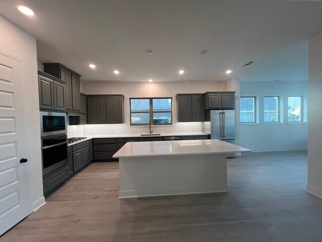 Foto del edificio - 13961 Longvalley Dr