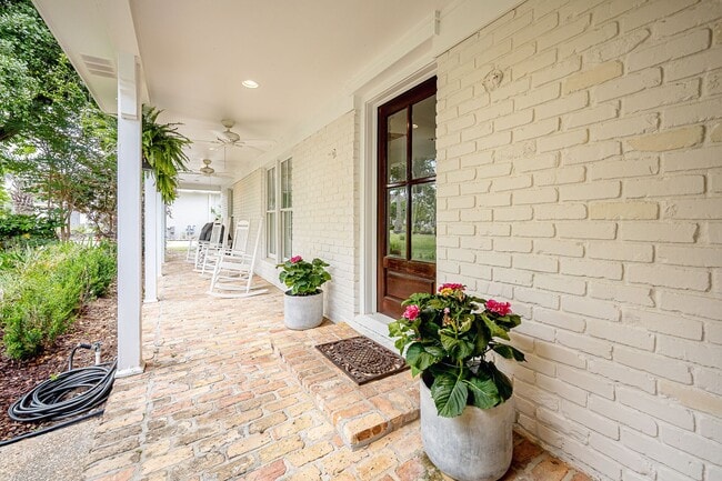 Foto del edificio - Coastal Living at Its Best – Fully Furnish...