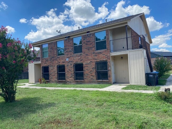 Photo - 904 Isbell Rd Apartment