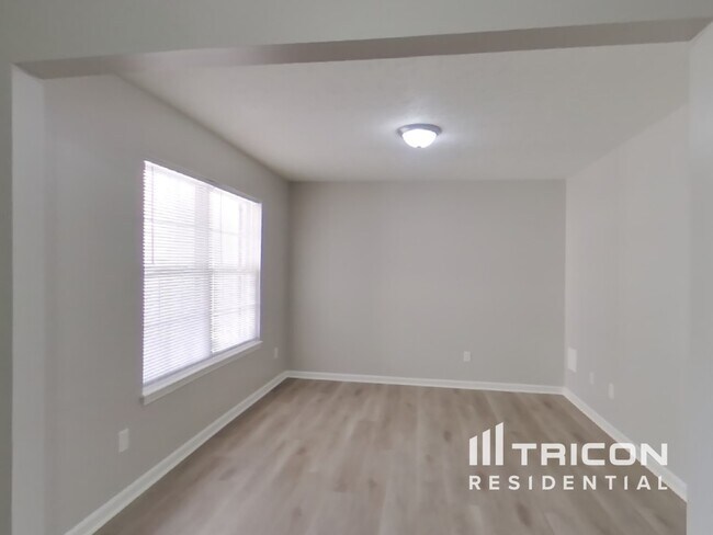 Foto del edificio - 8140 Carina Dr