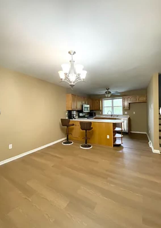 Building Photo - 402 Meadow Ave