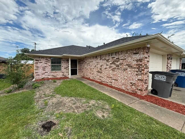 Photo - 5413 - 5415 Brookhollow Drive Apartment