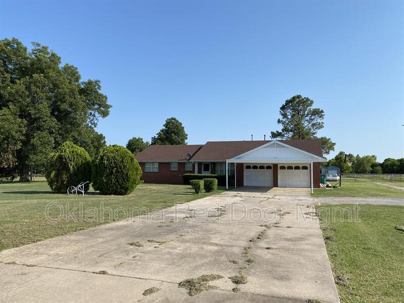 Primary Photo - 3800 SE 89th St
