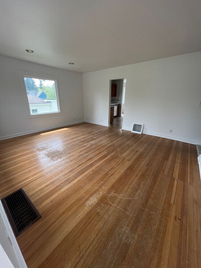 Foto del edificio - 3 Bedroom Greenwood Home!