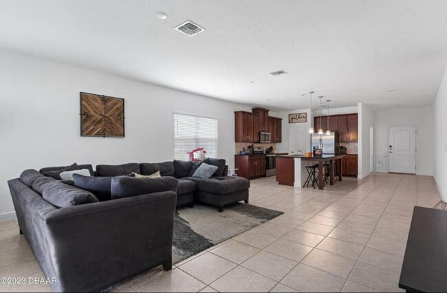Building Photo - 5435 Estero Loop
