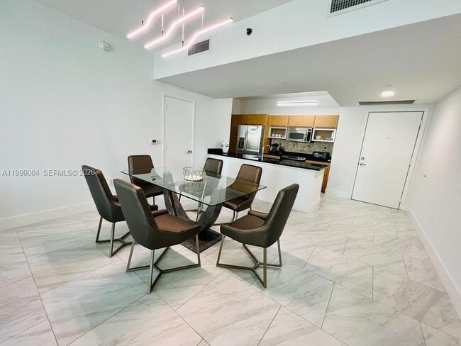 Building Photo - 951 Brickell Ave