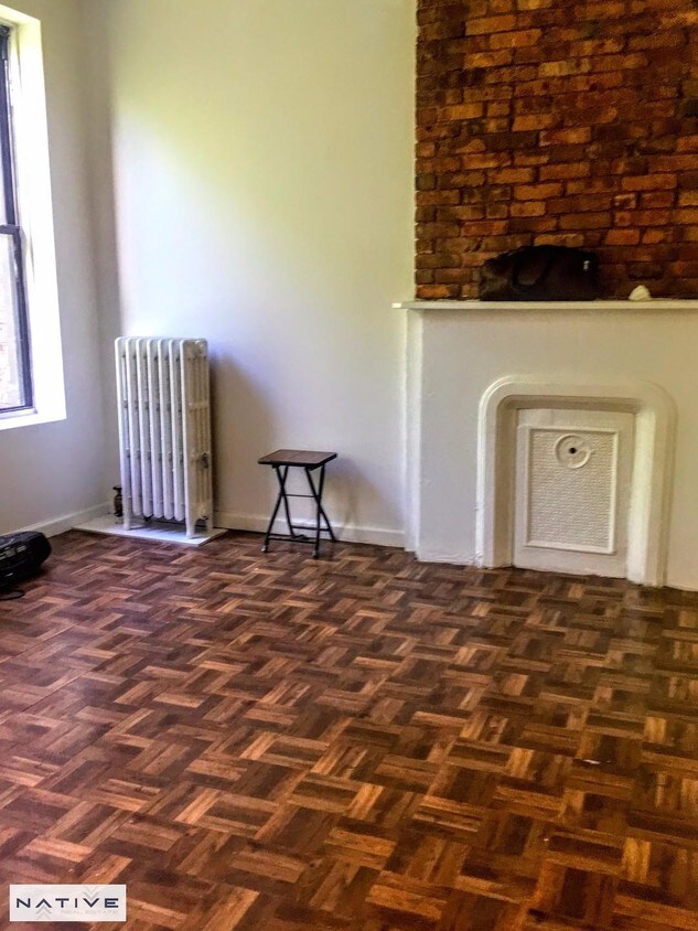 Foto del edificio - 817 Willoughby Ave