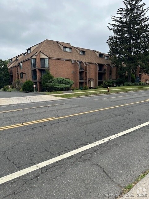 Building Photo - 42 N Main St