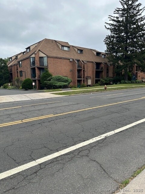 Building Photo - 42 N Main St