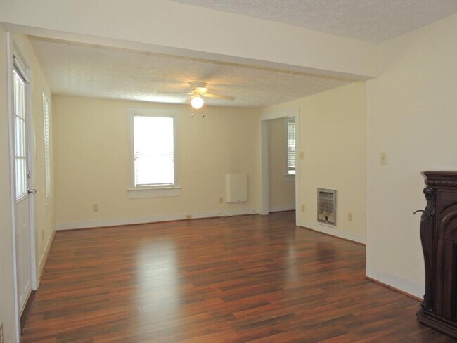 Building Photo - 3750 Newport Hwy