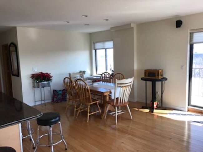 Building Photo - 31 Hylan Blvd