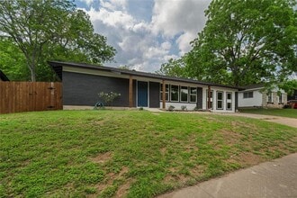 Building Photo - 9714 Hansford Dr
