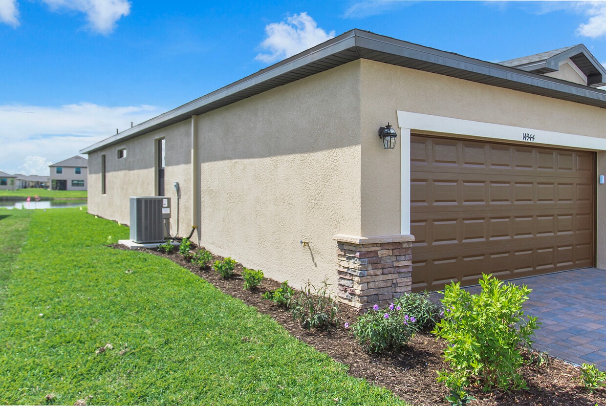 Primary Photo - 14848 Portico Blvd