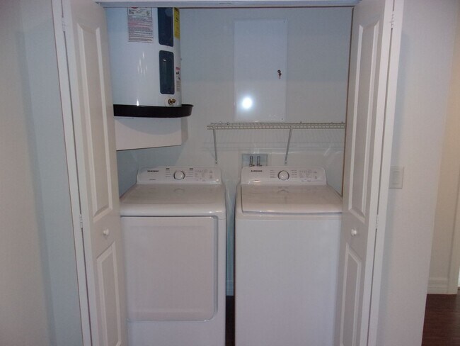 Building Photo - Southern Pines Dr. - 7960