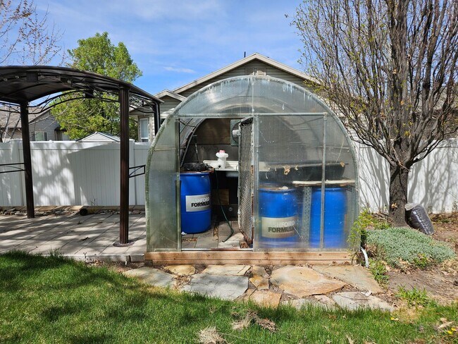 Foto del edificio - 3 Bedroom, North Salt Lake Gem with RV Parking, Workshop & Spacious Backyard Retreat