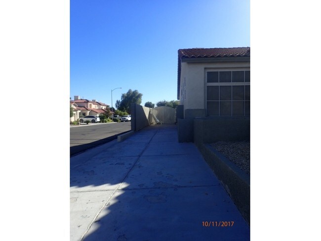 Building Photo - 8322 Glen Aspen Dr