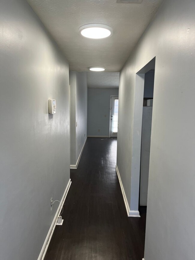 Building Photo - 2015 Sara St