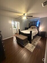 Building Photo - 513 Sunny Cir