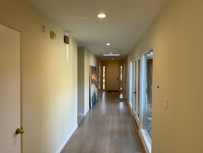 Hall - 421 Chaucer St