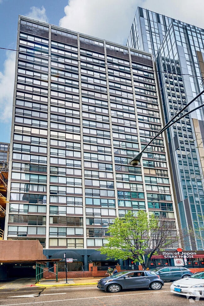 Building Photo - 230 E Ontario St