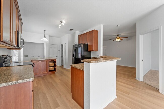 Foto del edificio - 12728 Feathering Dr