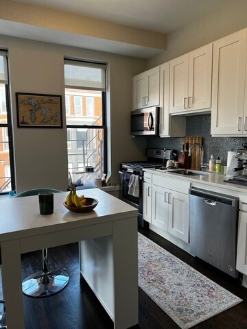 Foto del edificio - 1205 W Webster Ave