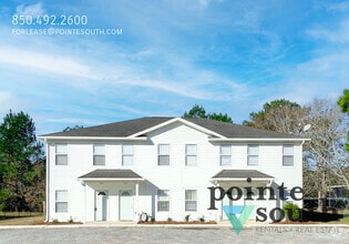 Building Photo - 114 S Elm St