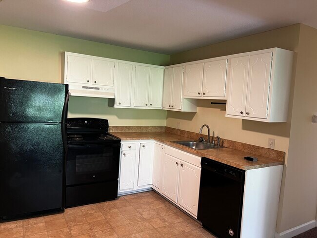 Building Photo - 89 Plympton St