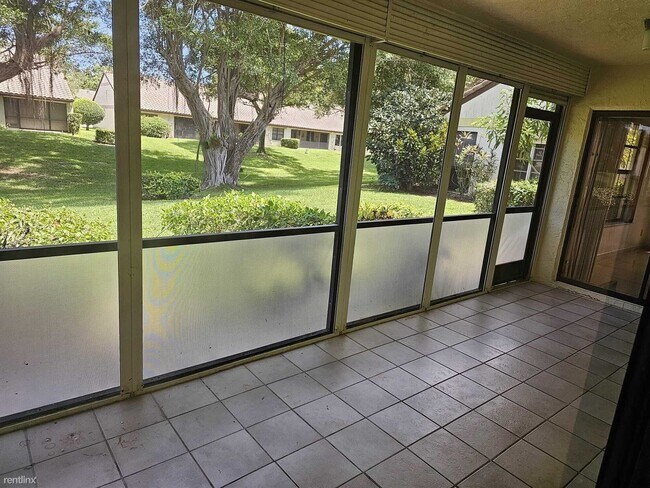 Building Photo - 3 br, 2 bath Townhome - 374 Driftwood Ter