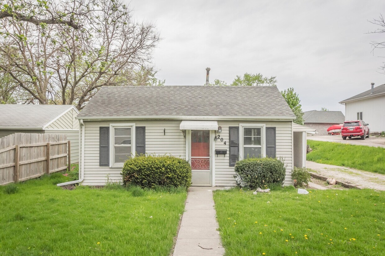 204 E Franklin Ave, Indianola, IA 50125 House Rental in Indianola, IA