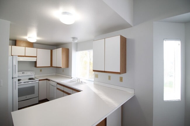 Building Photo - 2 Bed 2 Bath Condo - Near Downtown - NAS W...