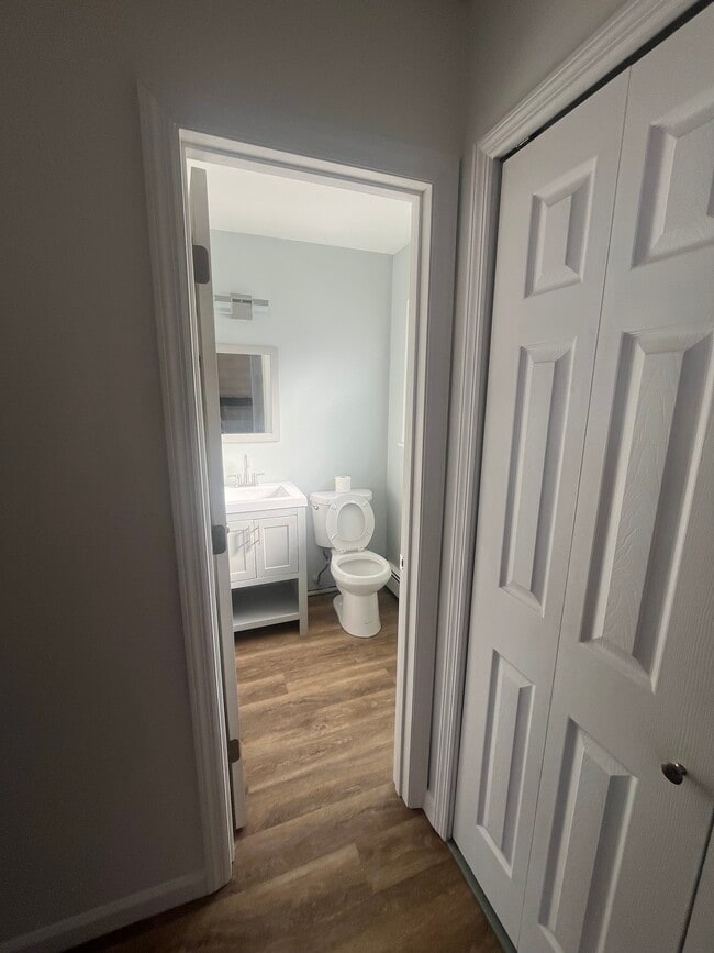 Building Photo - 14 Alpine Dr