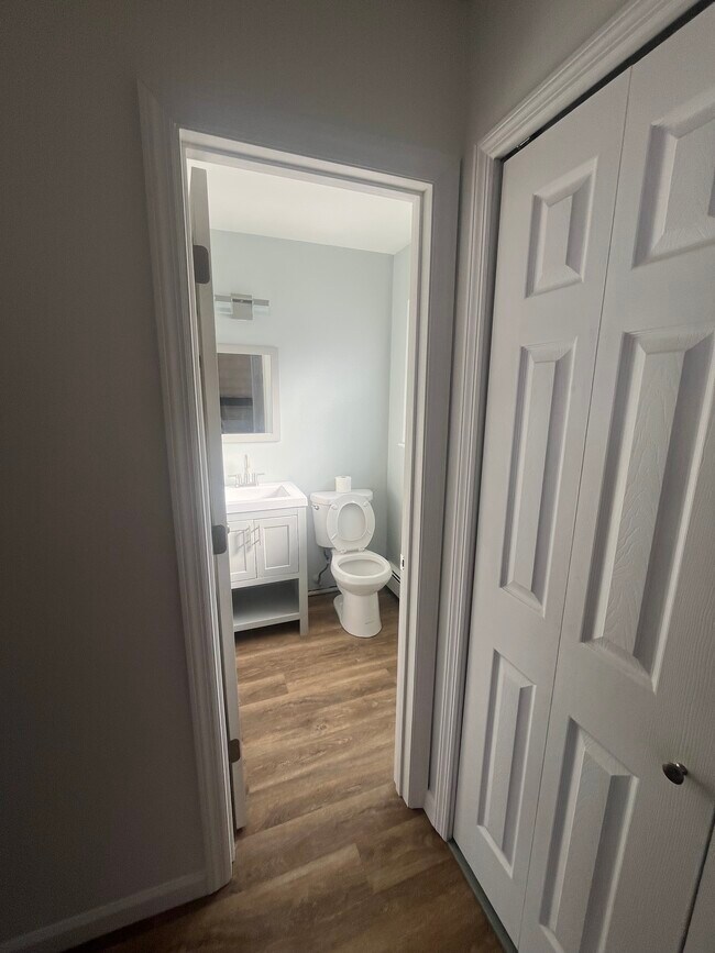 Foto del edificio - 14 Alpine Dr