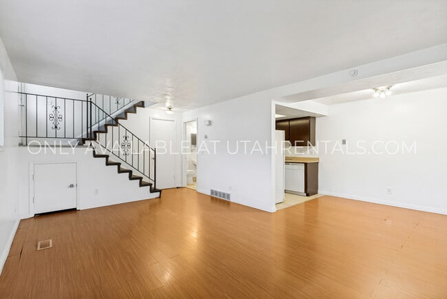 Building Photo - 234 W Foxbridge Dr
