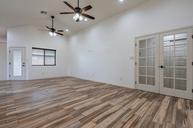 Building Photo - ? Now Available for Rent! 3 Bedroom / 2.5 Bathroom Home in San Luis, AZ ?