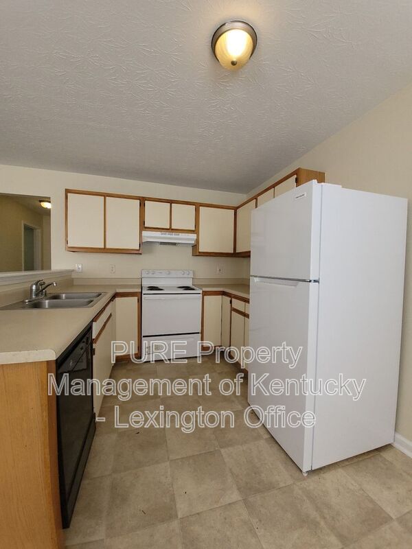 Building Photo - 268 Grinder Ct