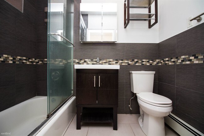 Foto del edificio - 583 Seneca Ave