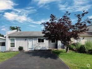 Building Photo - 6034 Regents Park Rd