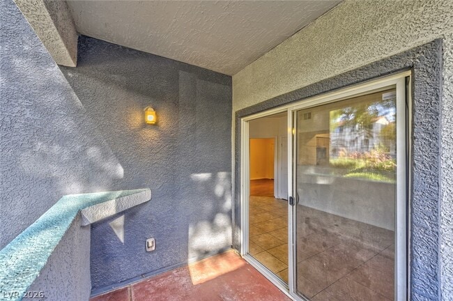 Foto del edificio - 6955 N Durango Dr