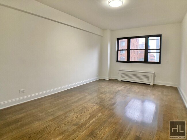 Building Photo - EAST 35 STREET