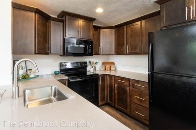 Building Photo - 55 NE Cessna Dr