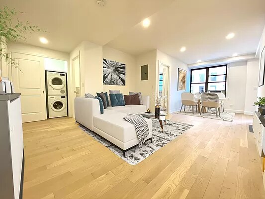 Foto principal - 150 E 48th St