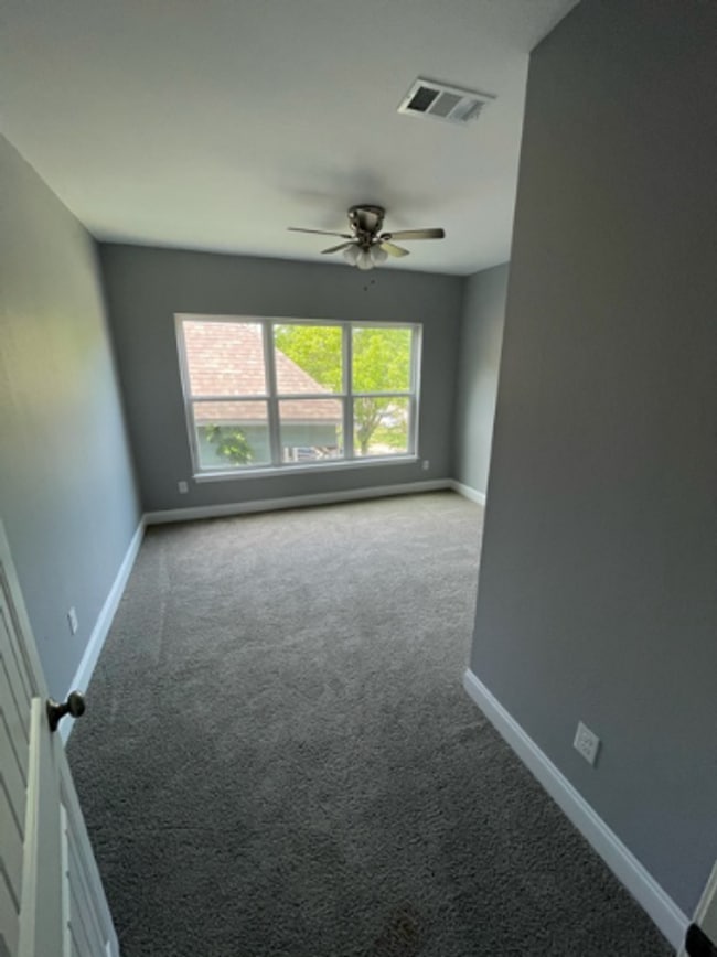 Foto del edificio - 1000 W Gandy St