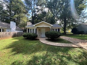 Building Photo - 2735 Fairlane Dr