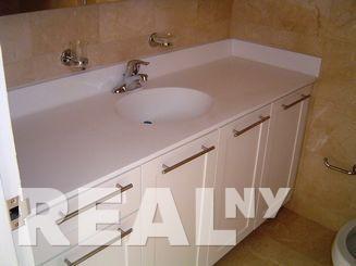 Foto del edificio - 236 E 36th St