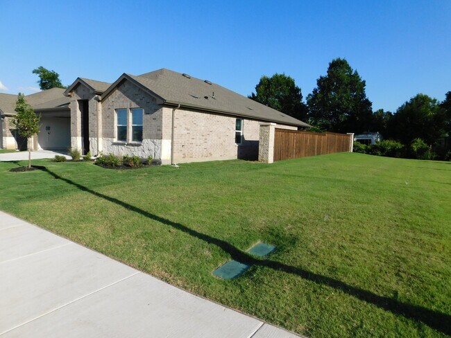 Building Photo - 849 Wild Rose Wy